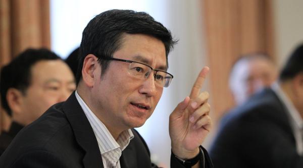 裁判坑爹中国，贝利助女排夺冠，白岩松、邹市明感谢