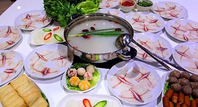 这家神奇的鱼火锅，一路从龙岗火到市中心，两年狂开7家分店！