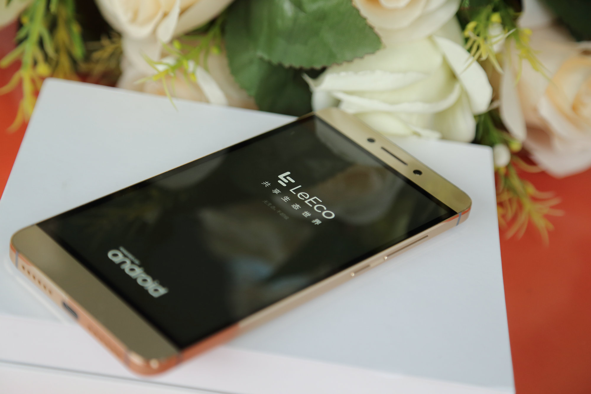 钢化膜是如何保护手机屏幕的,手机高端钢化膜能保护屏幕吗