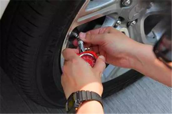 「四轮定位」分分钟就搞定了？师傅你偷懒了吧！一共14步呢！