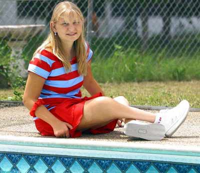 美人鱼生了个没有尾巴的宝宝,生宝宝的美人鱼娃娃