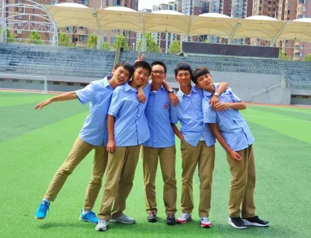 郑州哪些中学蓝色校服好看,郑州各中学校服