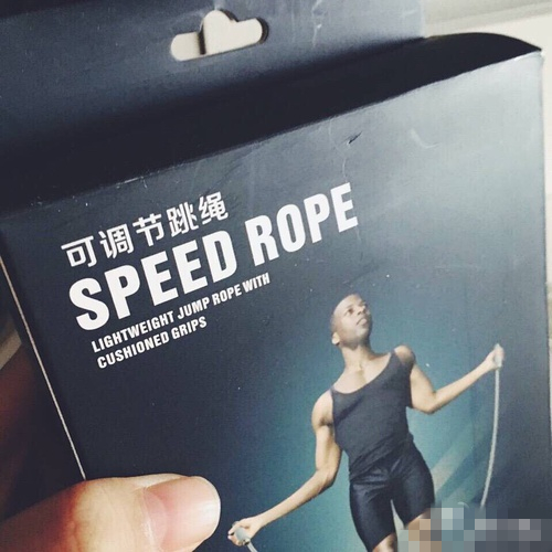 张艺兴给粉丝送礼,张艺兴给练习生粉丝送礼物