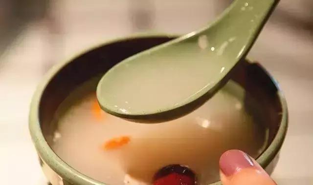 这家神奇的鱼火锅，一路从龙岗火到市中心，两年狂开7家分店！