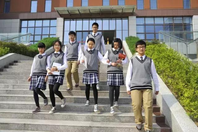 郑州哪些中学蓝色校服好看,郑州各中学校服