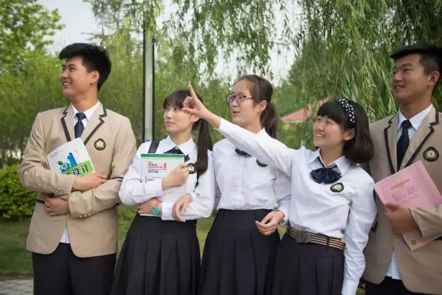 郑州哪些中学蓝色校服好看,郑州各中学校服