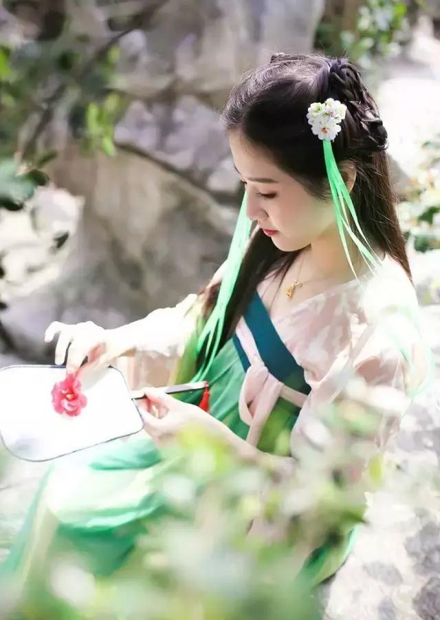 中国汉服穿搭女,好看的汉服搭配女