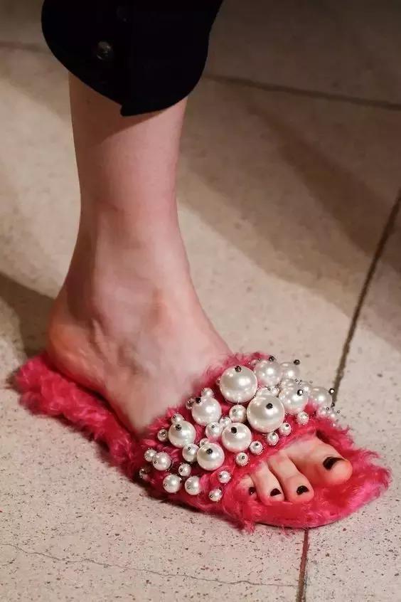 盘点火遍时尚圈的时髦单品,2016最难穿的单品