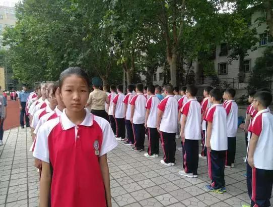 郑州哪些中学蓝色校服好看,郑州各中学校服