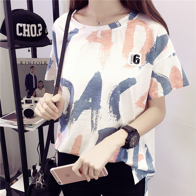 秋冬大版t恤搭配推荐,穿搭中的万金油单品