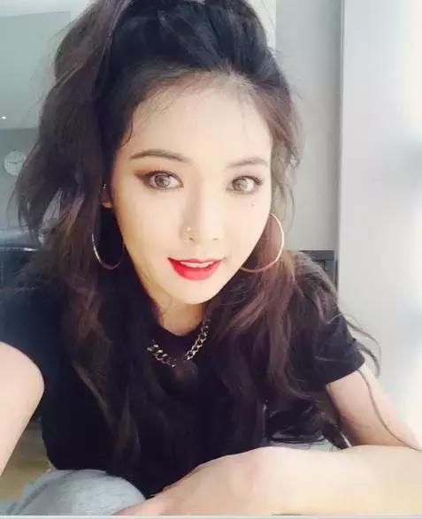 泫雅gd镜面,泫雅同款双c耳钉