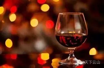 /微云山.大赛征文/酒的温度（文/龙水蓉）