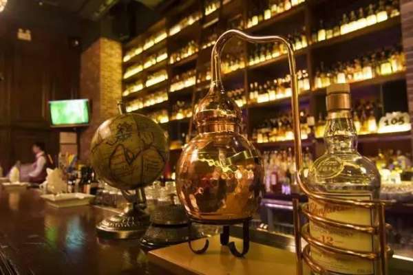 开一个酒馆前期需要做些什么,如何开一个成本低的酒馆