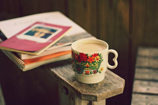 人笑花开，花落人哭，一个见，一个留心