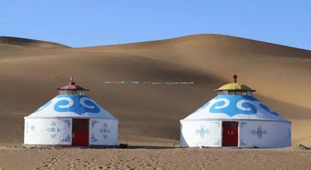 西安边上有个“沙坡头”，沙场冲浪、露营赏月，聊咋咧！