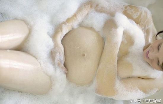 孕期洗澡能够搓肚子吗,孕期能够用硫磺皂洗澡吗