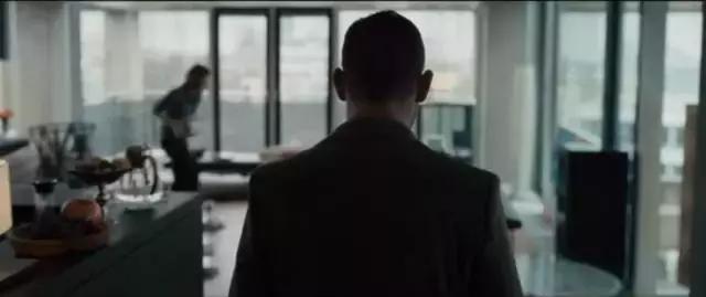 我丝毫不怀疑，这位导演曾来过云南尝过“毒蘑菇”