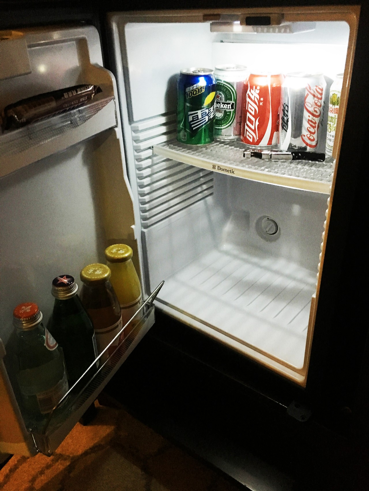 离首都机场近又有地铁站的酒店,首都机场国际航站楼附近宾馆