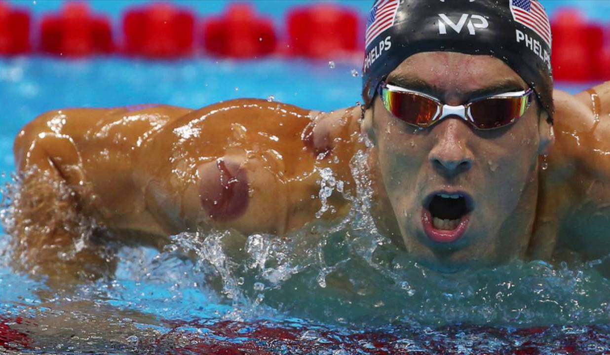 美国金牌得主赴京体验传统中医，当晚被我领进足疗保健打了一针兴奋剂