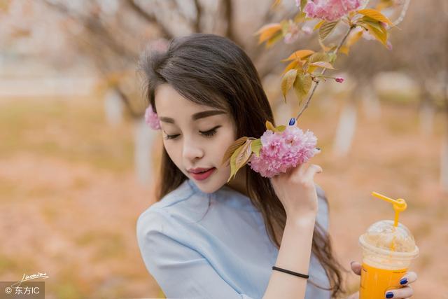 小说：为了逃避总裁骚扰，她辞职，换了家公司，没想到他还是老板