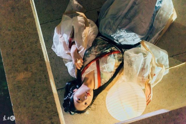 被封在棺材里的小说,被关在棺材里面的小说