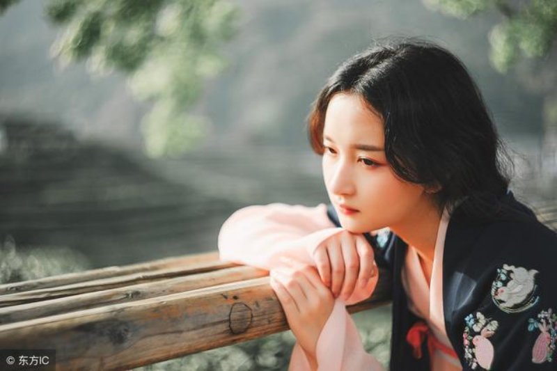 小说：她穿越清朝成太子妃，做出麻薯小汤圆，获得康熙皇帝赏赐