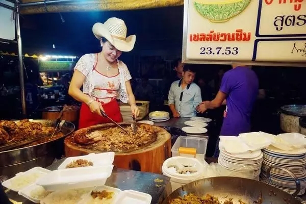 第一次去泰国带多少钱比较合适,一家人一起去泰国旅游注意什么