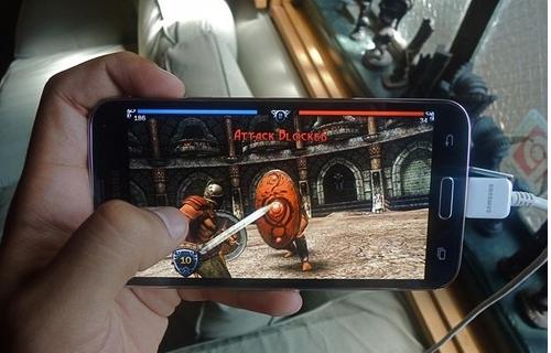 手机能够边充电边玩危险吗,边充边玩手机有什么危害