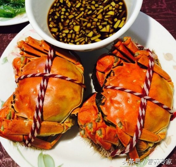 大闸蟹母蟹和公蟹的区别哪个好吃,大闸蟹公蟹好吃还是母蟹