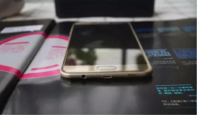 外有颜值内有料实拍长安欧尚x7,c7最美姿态