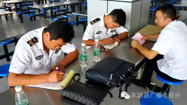 实拍：菏*东泽**明一中新校区！