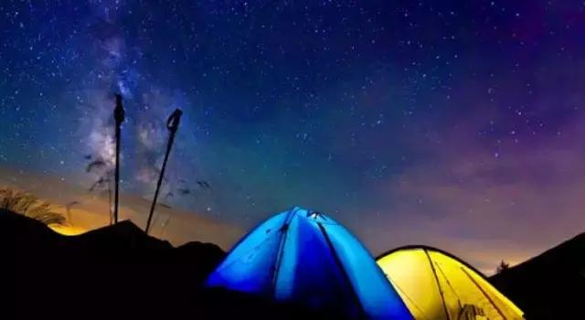 西安边上有个“沙坡头”，沙场冲浪、露营赏月，聊咋咧！