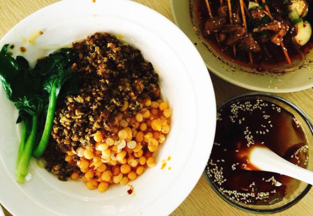 满大街牛肉面哪家最好,满街香重庆小面