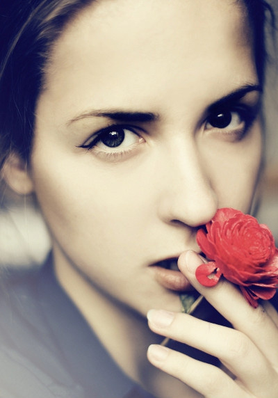 毛囊炎和白头粉刺的区别,毛囊炎黑头去除方法视频