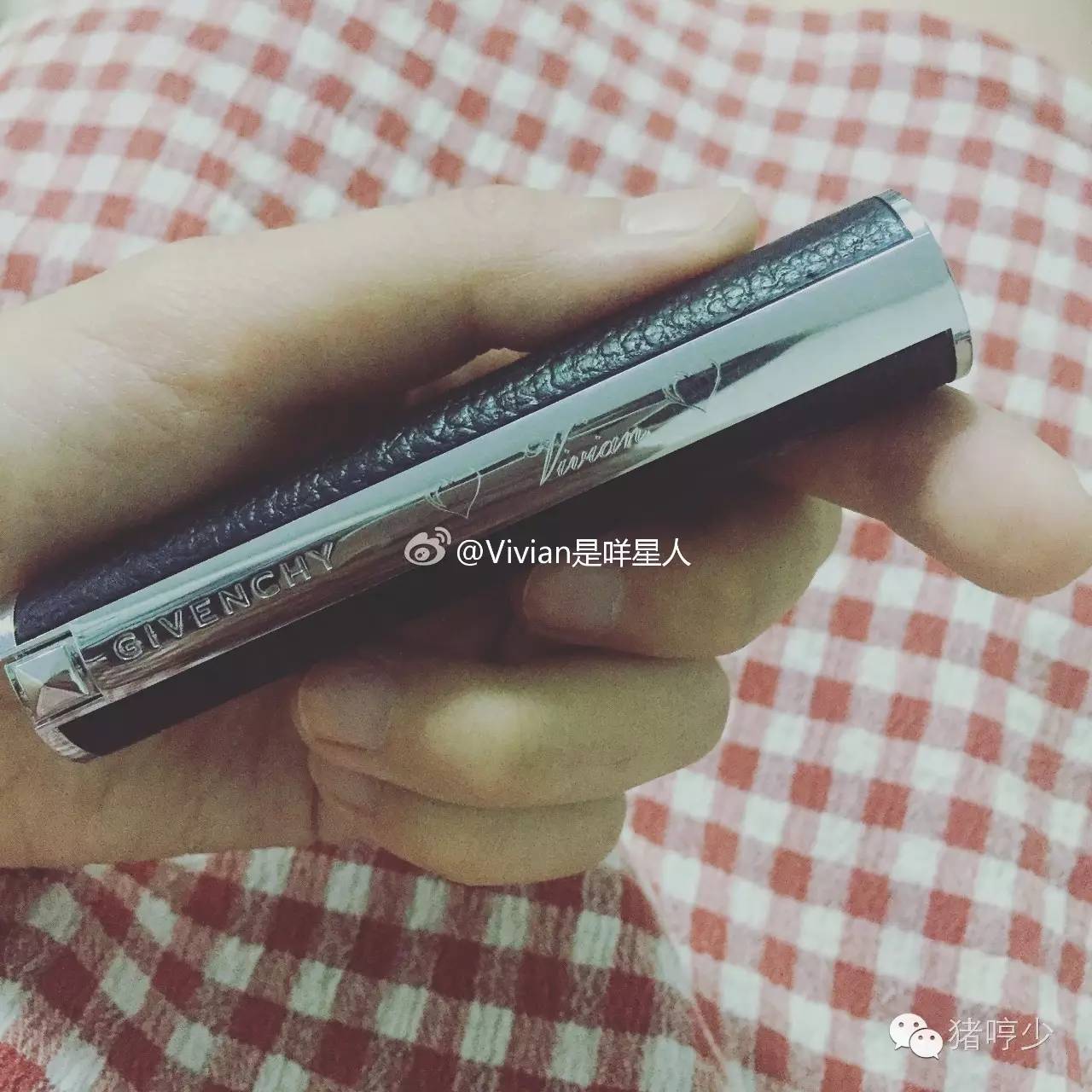 ysl刻字口红,ysl的刻字卡片