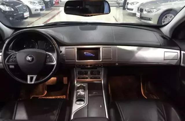 捷豹低调神车,捷豹低调沉稳处处散发贵族气息
