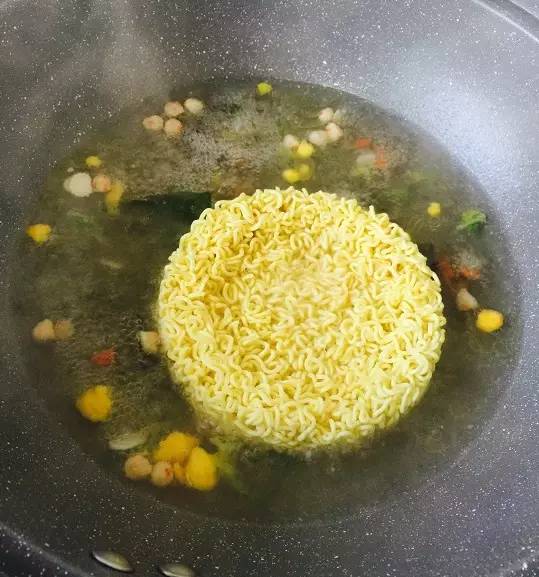 方便面是垃圾食品这是真的吗,行家辟谣方便面不是垃圾食品