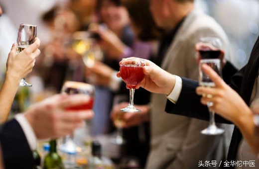 *疮痤**挤压会危生命两个实例警示你千万不要乱挤痘痘