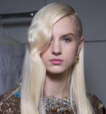 美白褪黑色素的护肤品,白即正义10款美白精华大揭秘