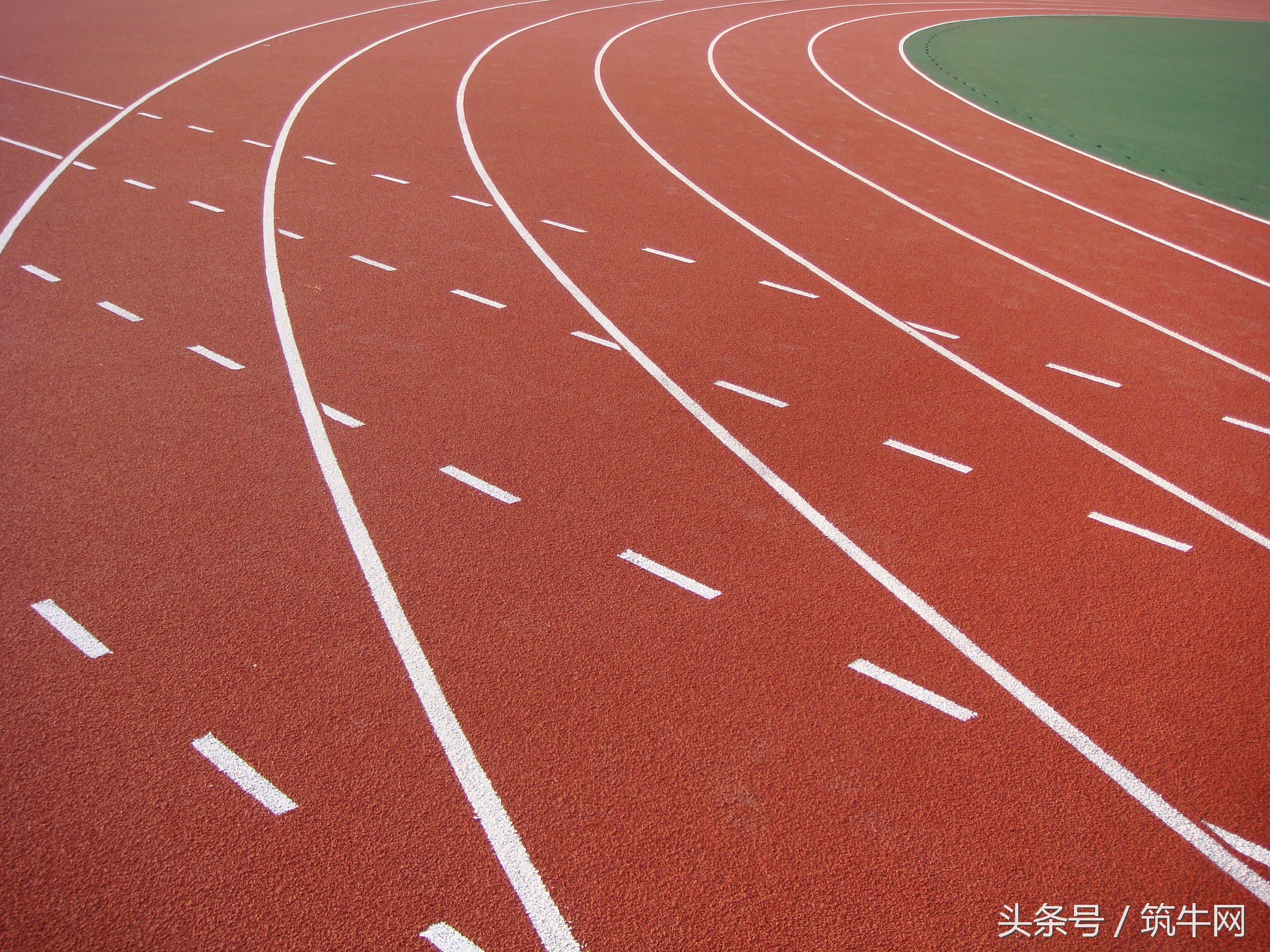 塑胶跑道防水吗,塑胶跑道耐用吗安全吗