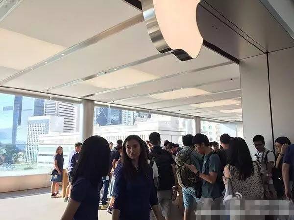 一台iPhone7能够看4次Bigbang，买10双Vans