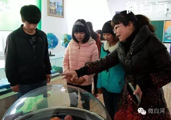 陕西白河县高级中学,白河高级中学是公办高中