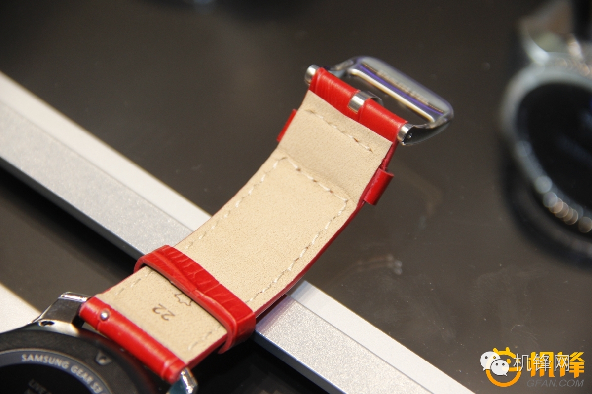 支持GPS和支付功能三星GearS3美图一览