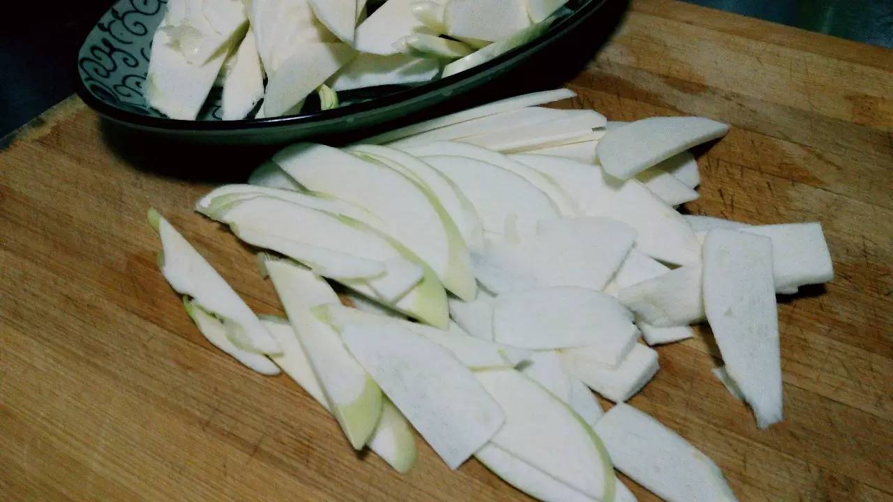 茭白炒肉最美家常菜,炒茭白最好吃的做法
