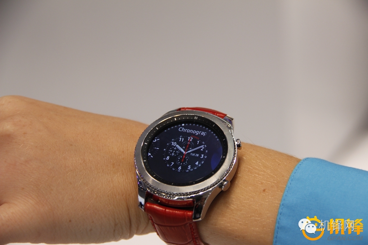 支持GPS和支付功能三星GearS3美图一览