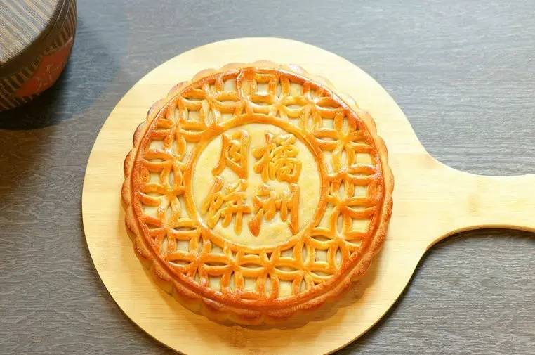 一个月饼的故事大全,月饼的故事40个字