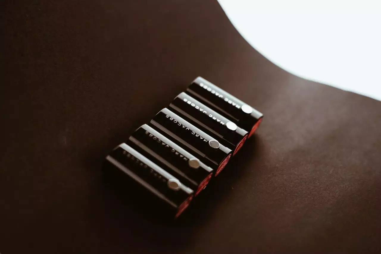 合适60-70岁老人口红颜色平价,阿玛尼小胖丁200平价替代口红