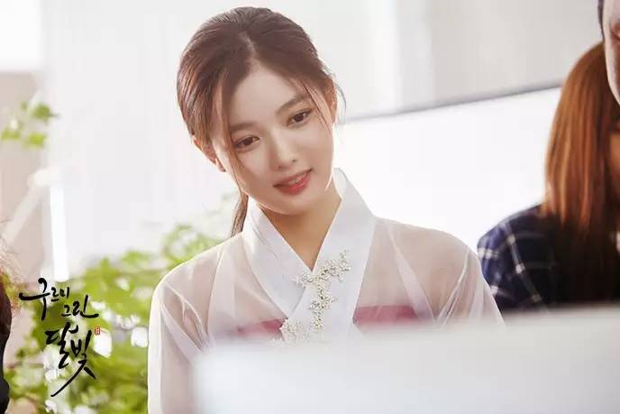 朴宝剑跳舞云画的月光横屏,朴宝剑云画的月光傲娇