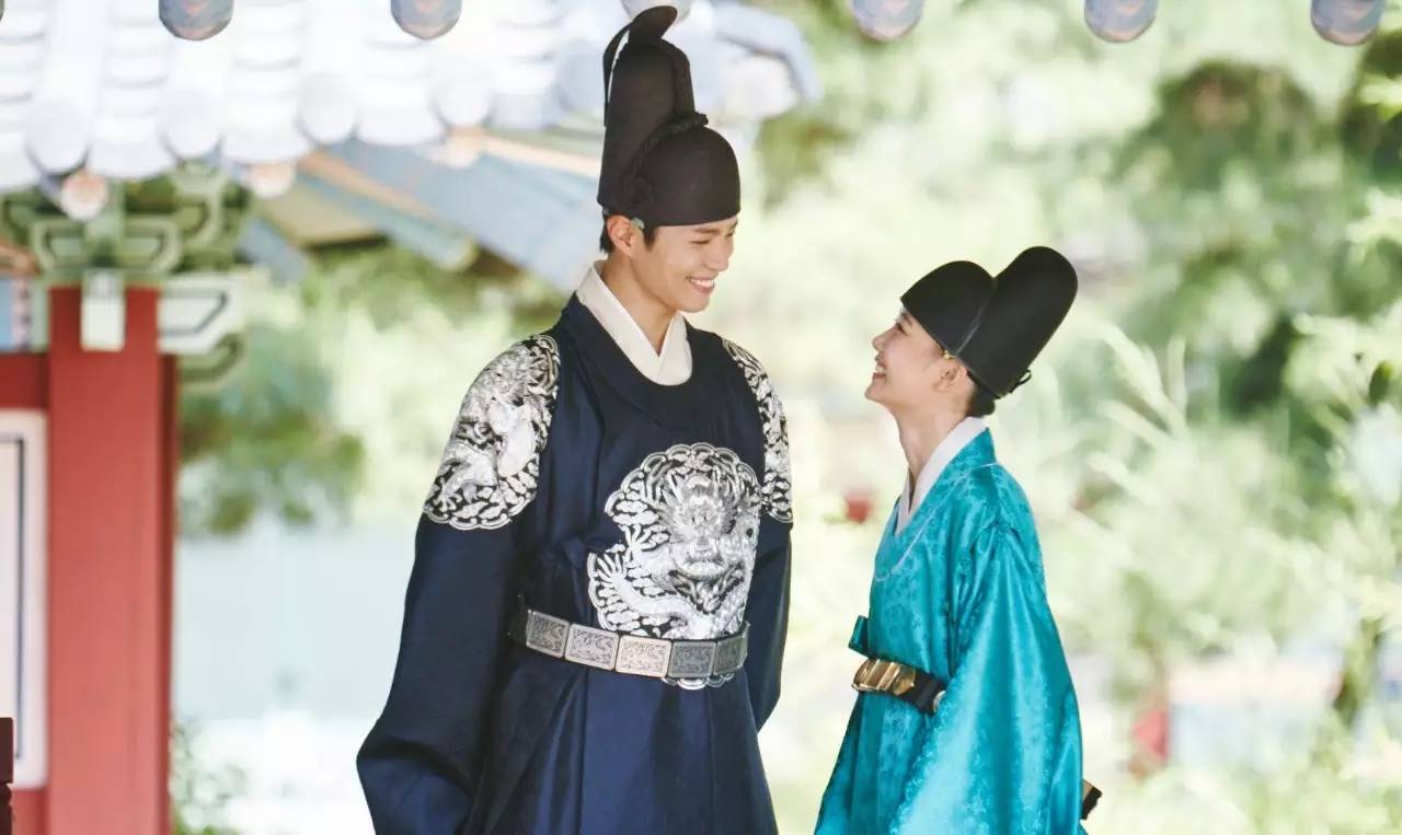 朴宝剑跳舞云画的月光横屏,朴宝剑云画的月光傲娇