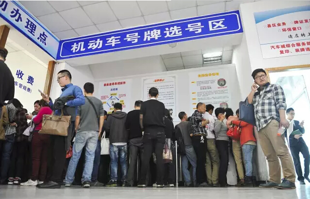 4s店旧车置换新车怎么保存车牌,卖旧车换新车车牌保存流程如何